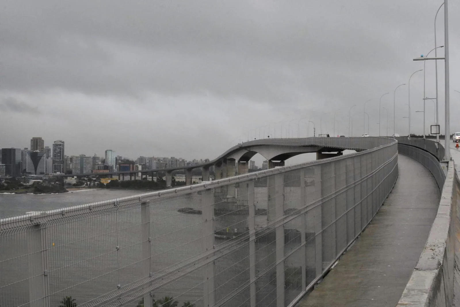 Frente fria e temporal com raios: veja como fica o tempo no ES na 1ª semana de outubro