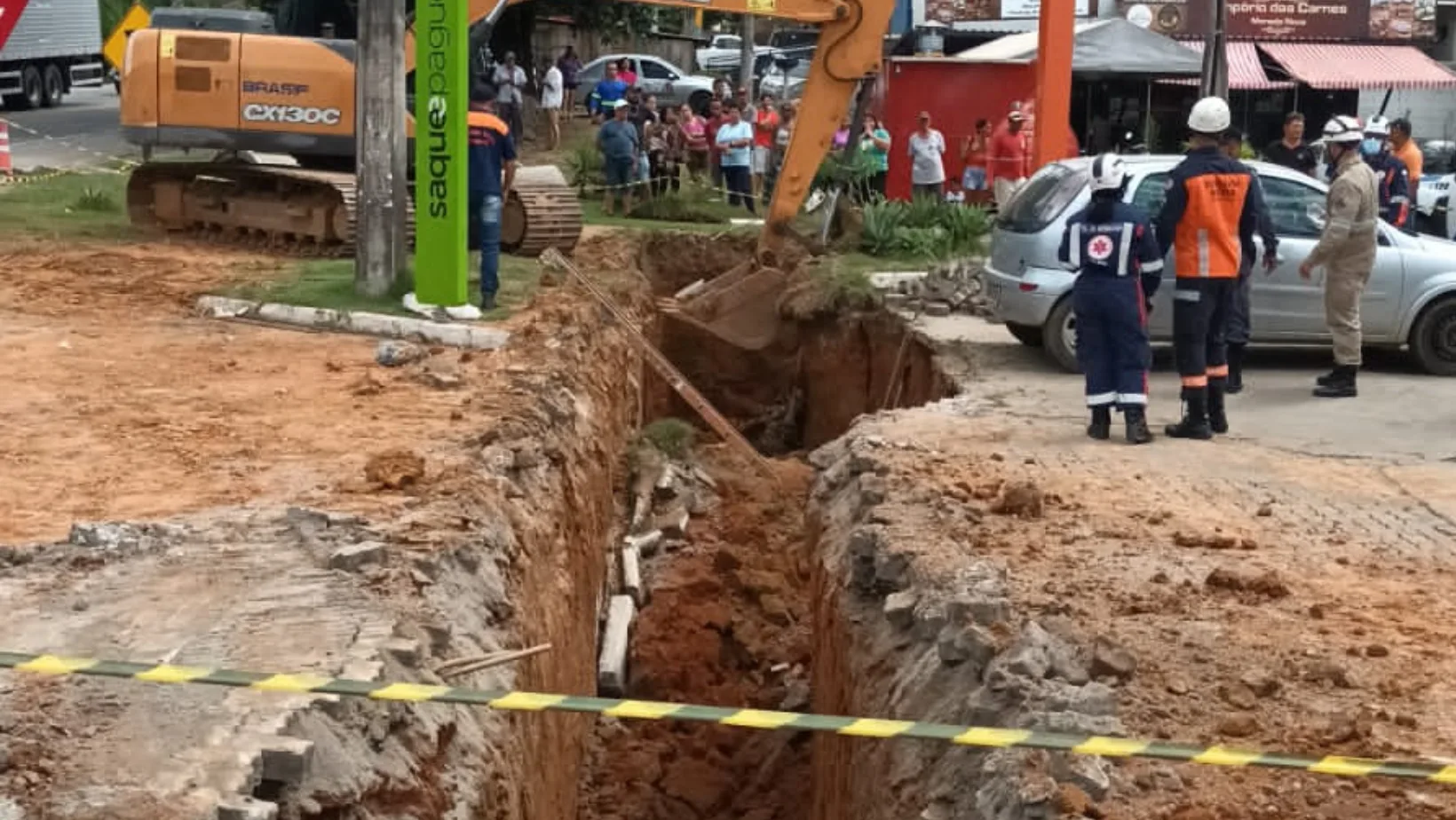 Idoso que morreu soterrado em obra é identificado em Fundão