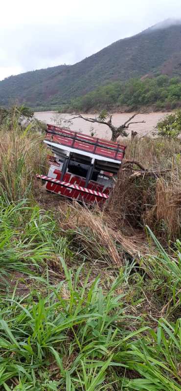 Carretas colidem próximo a entrada de Itapina, na BR-259