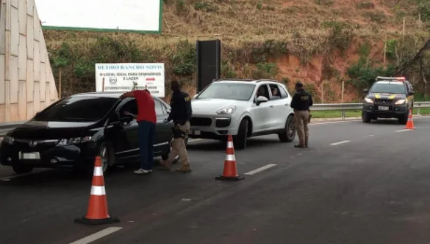 PRF registra redução no número de acidentes durante feriado; duas pessoas morreram no ES