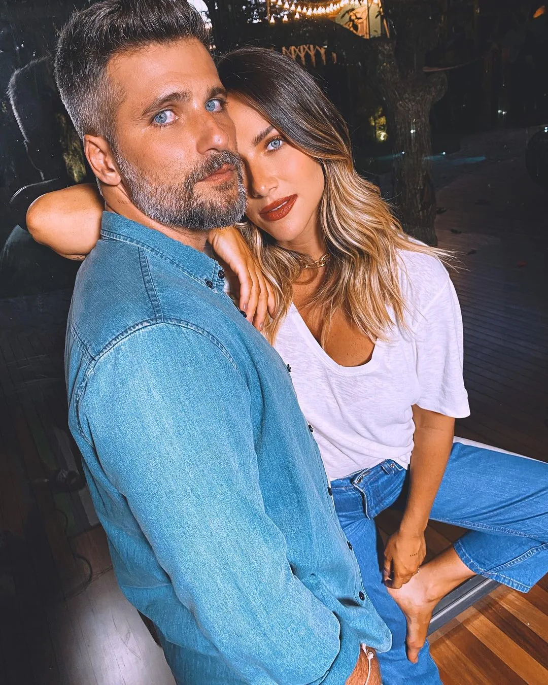 Giovanna Ewbank e Bruno Gagliasso celebram 11 anos de casados com jantar romântico à luz de velas