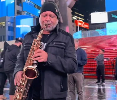 Vinte anos de música: o saxofonista Angelo Torres faz turnê pelos Estados Unidos