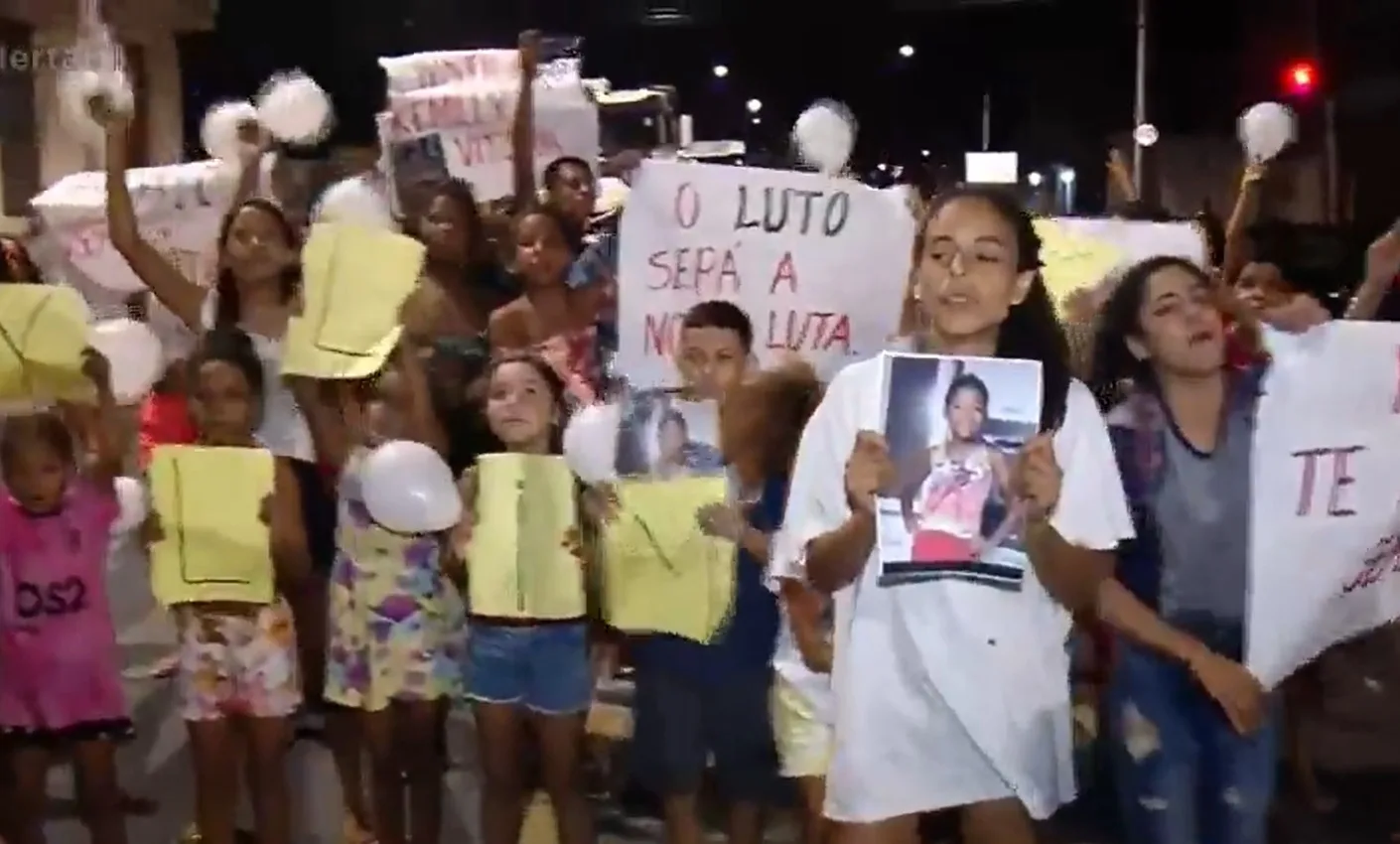 Manifestação pede justiça em caso de menina morta por bala perdida em Vila Velha