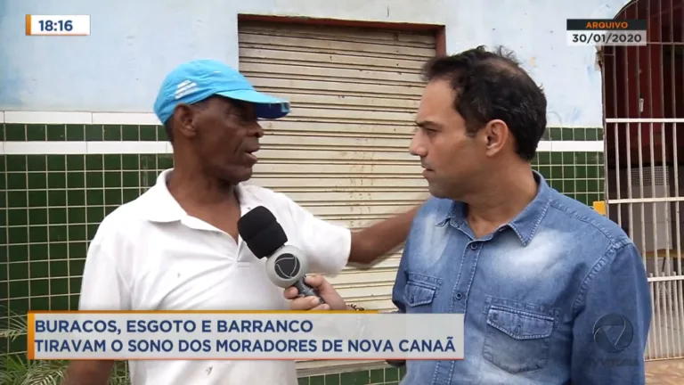 Moradores de Nova Canaã reclamam de rua com buracos e esgoto