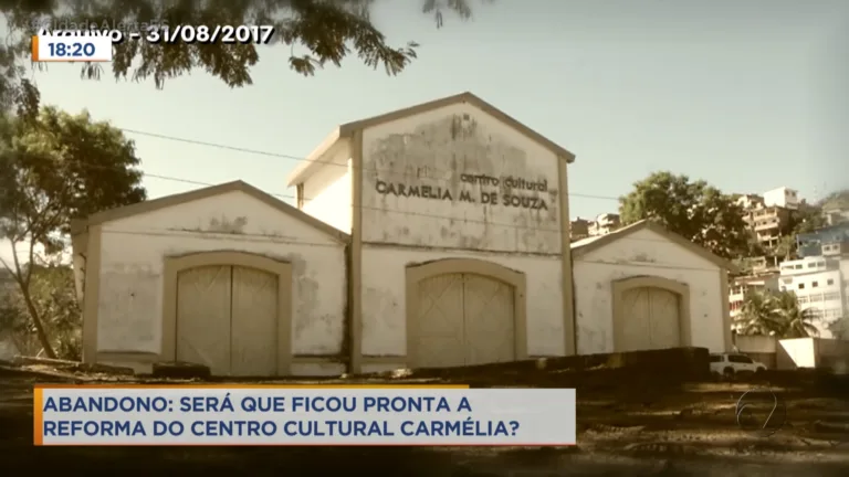 Abandono: obra  de reforma do Centro Cultural Carmélia está arrastada