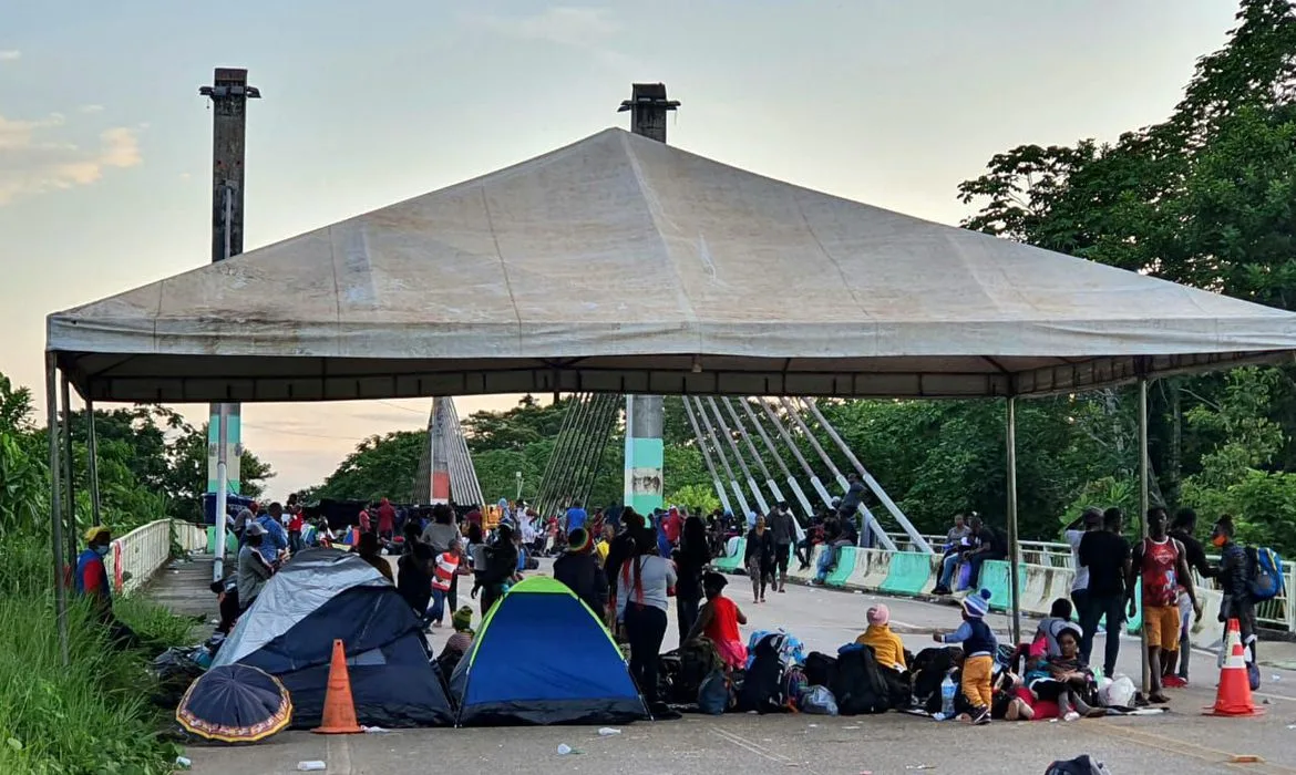 Com enchente, dengue e covid-19, Acre chega ao 6º dia em situação de emergência