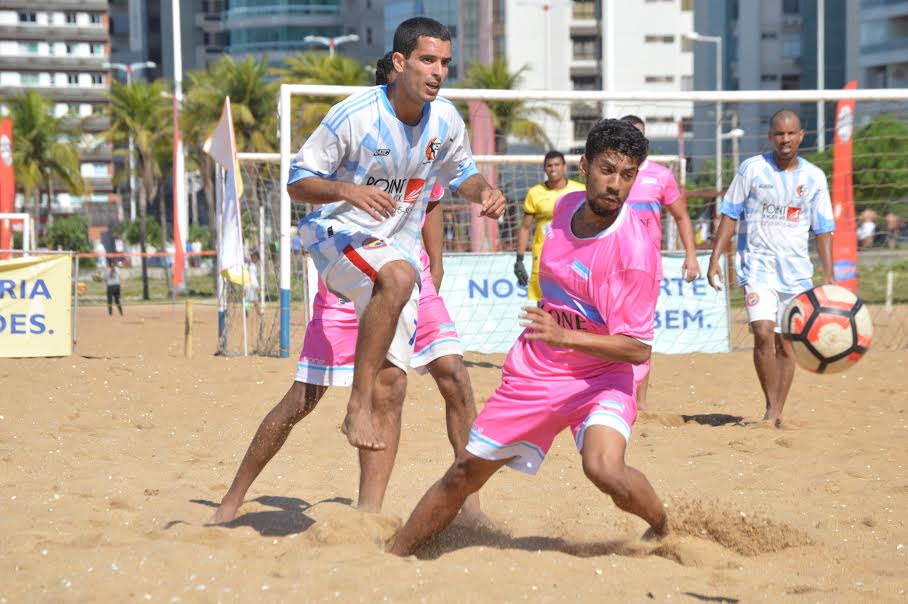 Agenda Esportiva: Vitória Beach Soccer Cup chega à decisão