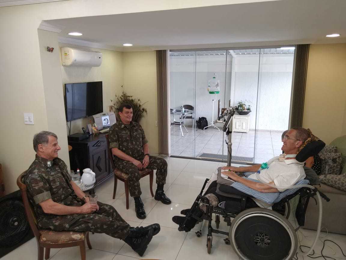 Exército publica foto de encontro entre Nogueira, Pujol e Villas Bôas