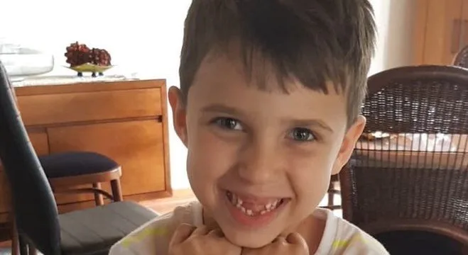 Jornalista agradece apoio após o filho de 5 anos morrer ao cair do 5º andar de prédio