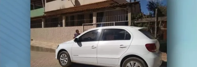 Criminosos fazem arrastão em igreja e roubam três veículos em Vila Velha