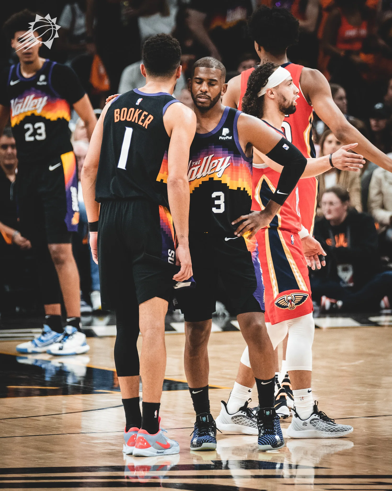 Suns impedem reação dos Pelicans com 'final mágico' de Chris Paul e abrem 1 a 0