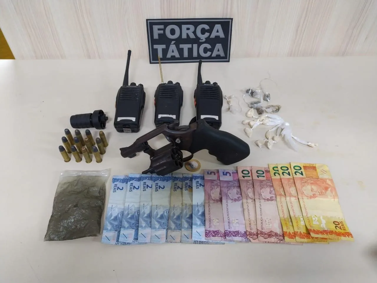 Polícia prende suspeitos de comandarem tráfico de drogas em Morada da Barra, Vila Velha