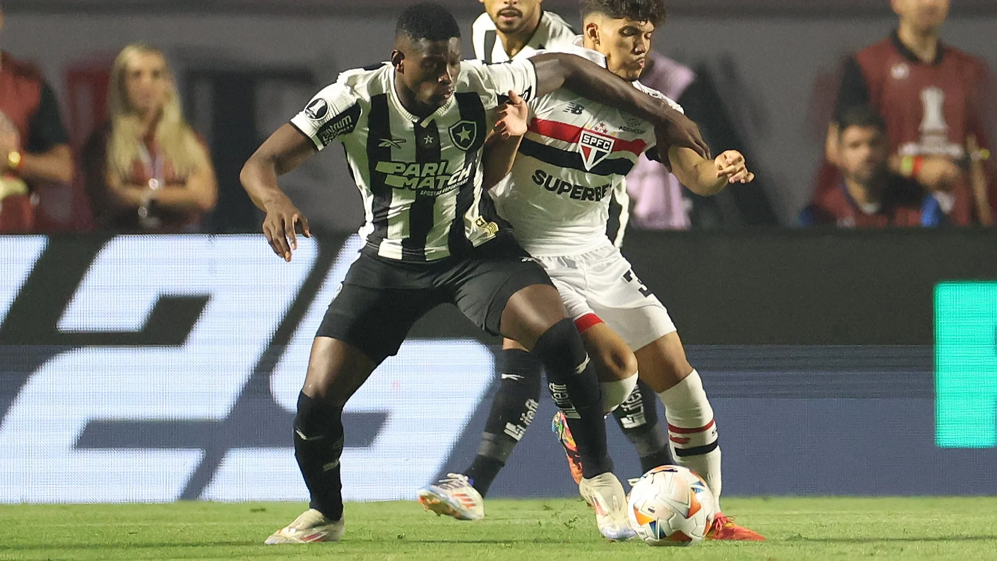 Luiz Henrique vai parar no hospital após classificação do Botafogo na Libertadores