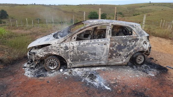 Carro encontrado incendiado pode ter relação com morte de vereador no Sul do Estado