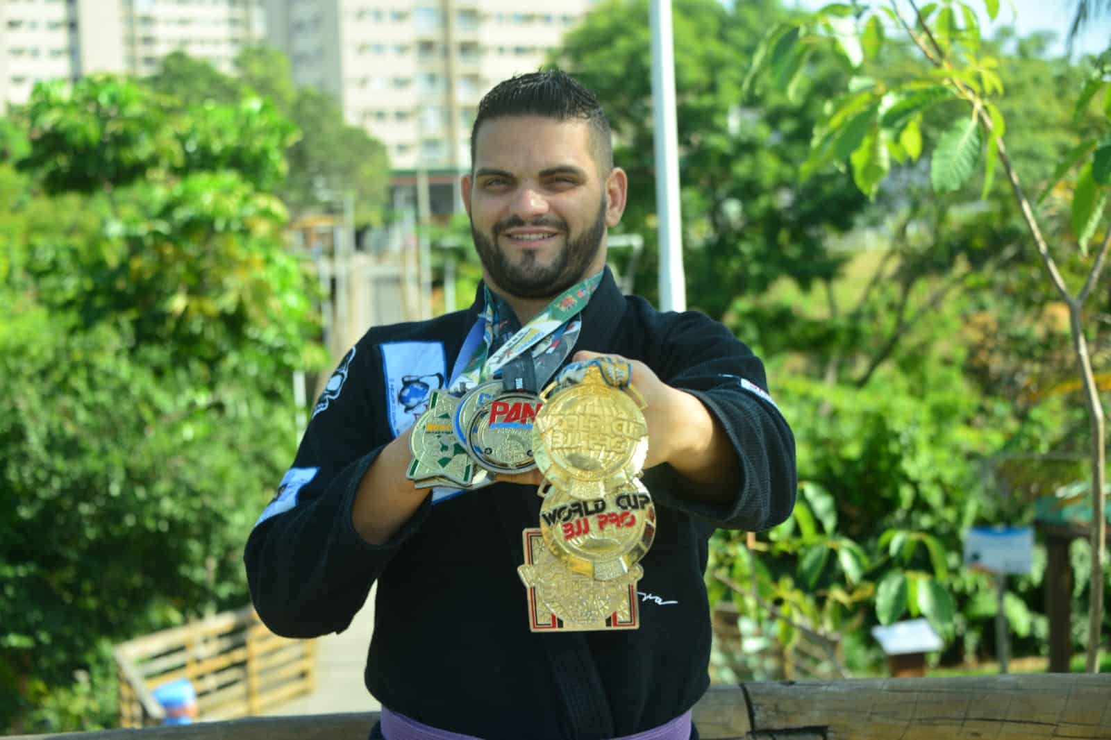 Atleta faz rifa para poder competir em campeonato