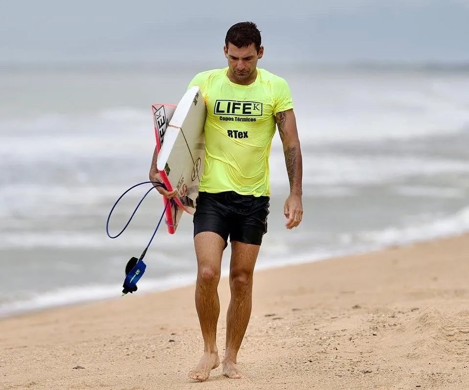 Rafael Teixeira chega a Portugal em busca de boas ondas