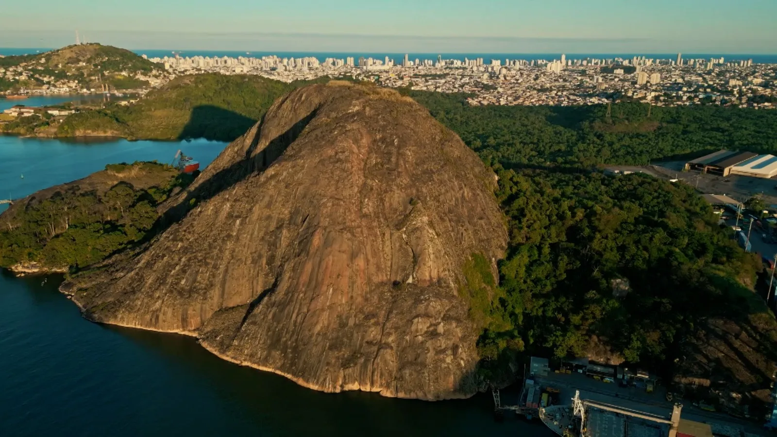 VÍDEO | Porto, Penedo e ruínas em novas imagens aéreas de Vila Velha