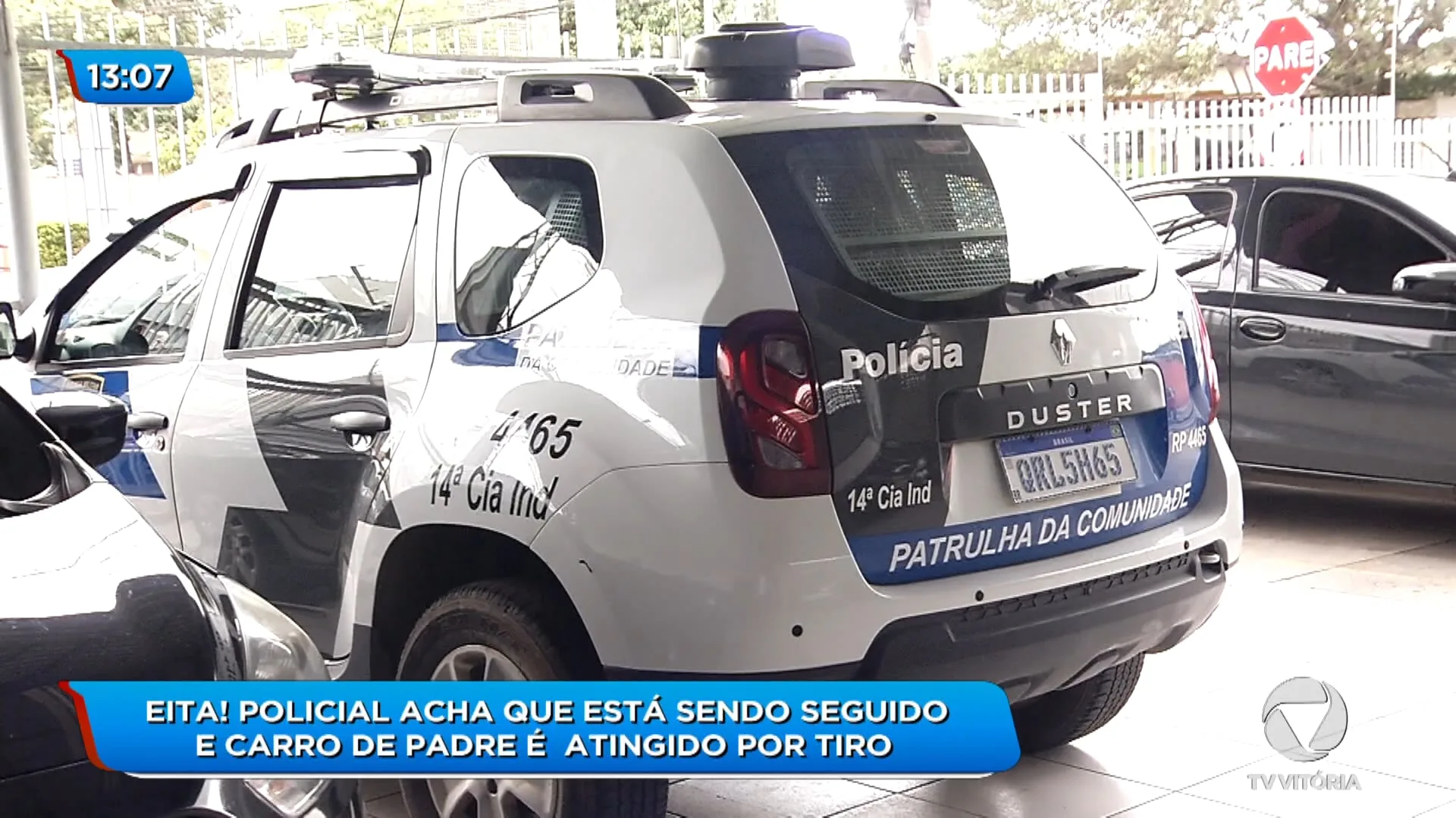 Policial acha que está sendo perseguido e atira em carro de padre