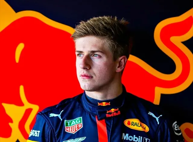 Red Bull rescinde contrato com piloto da F-2 por falas racistas e homofóbicas