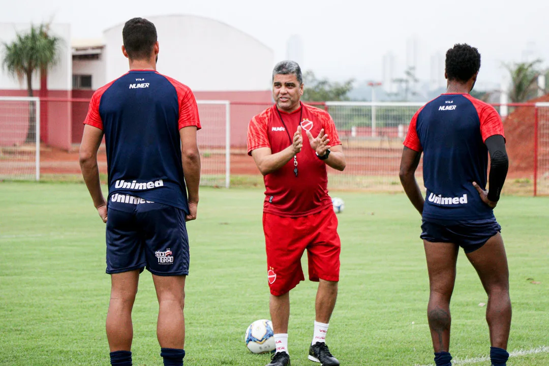 Vila Nova bate Londrina fora de casa e deixa a zona de rebaixamento da Série B