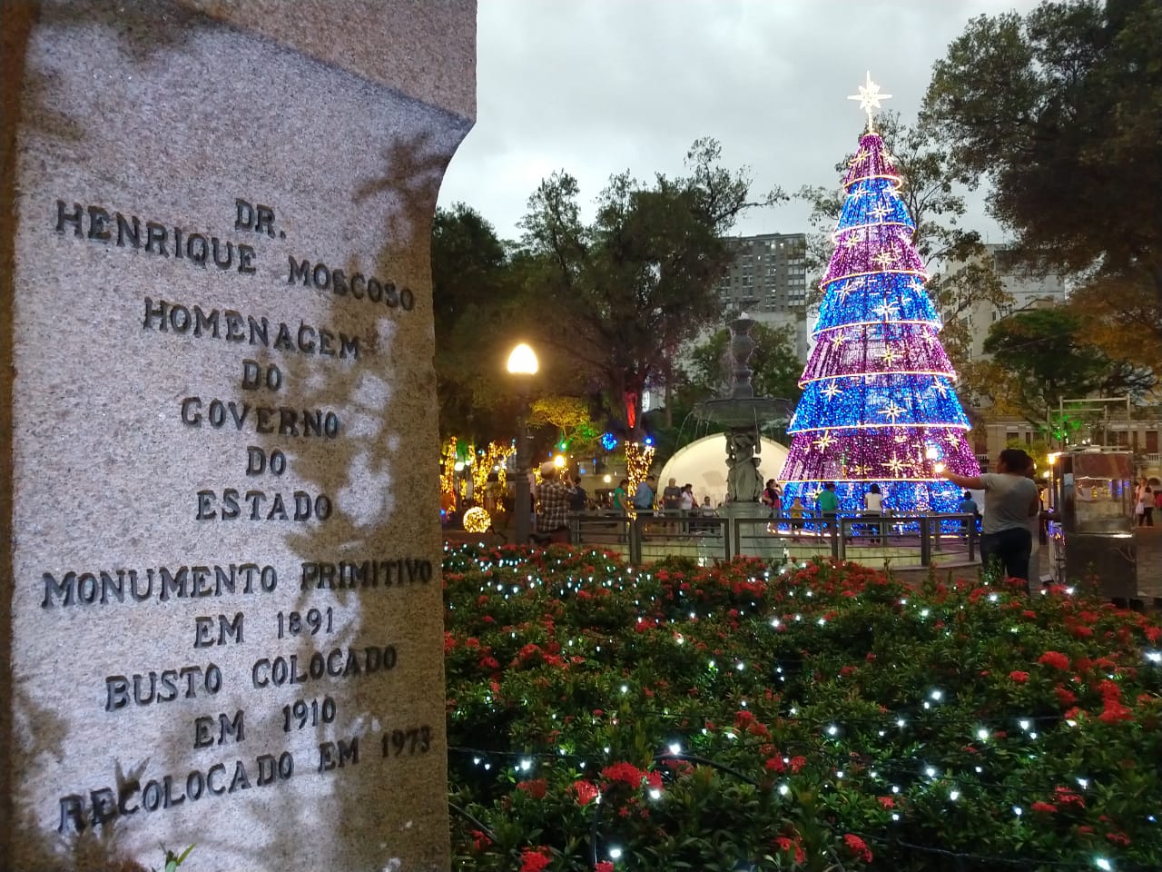 Vila do Papai Noel abre as portas no Parque Moscoso. Confira galeria de imagens