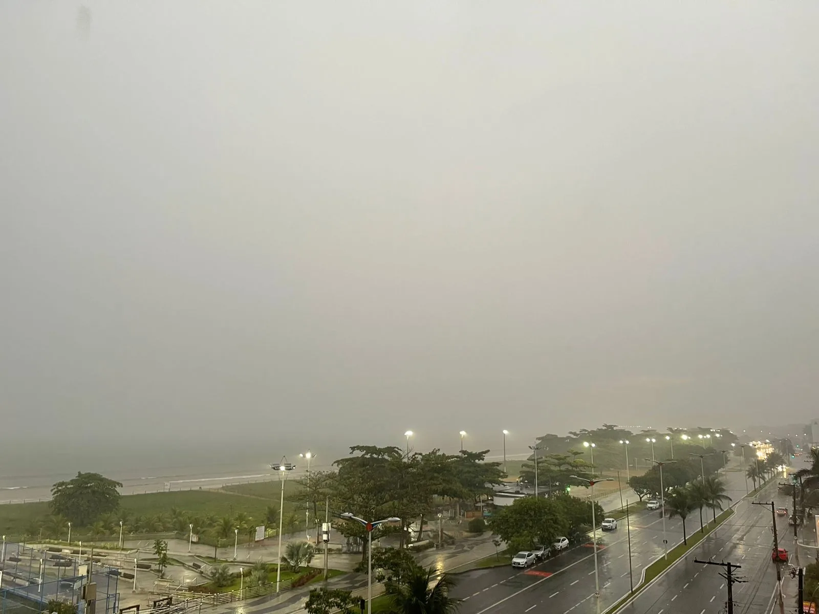 Outono começa com alerta de chuva intensa e queda de temperaturas no ES