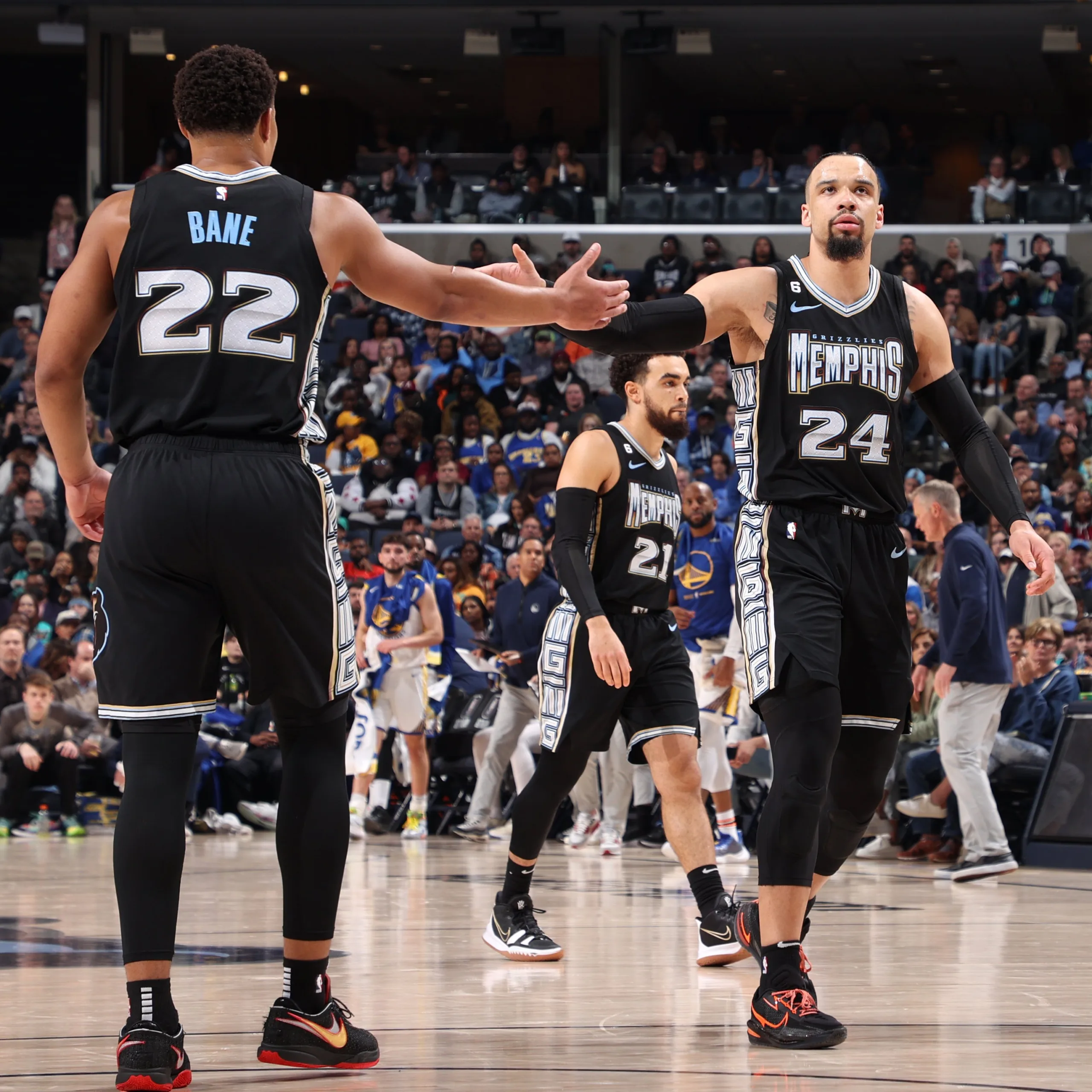 Grizzlies batem Warriors em jogo marcado por provocações entre Brooks e Green