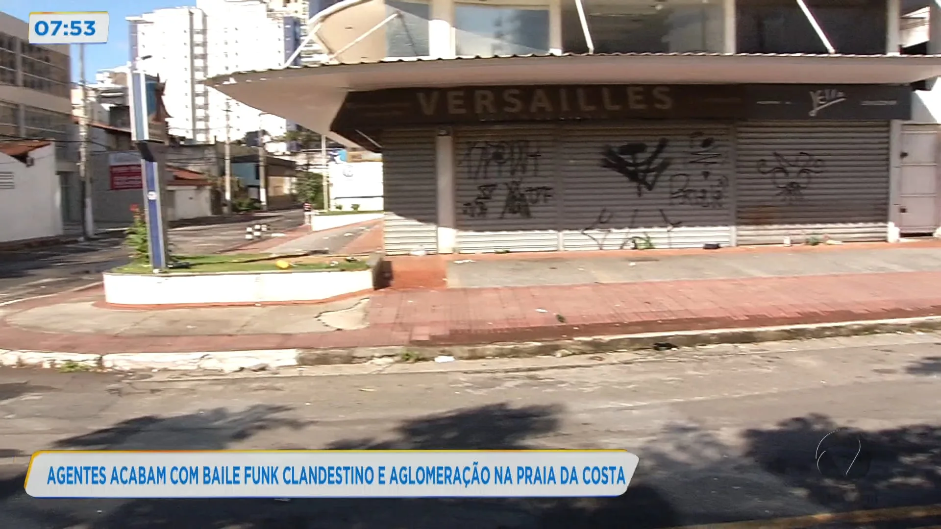 Agentes acabam com baile funk clandestino e aglomeração na Praia da Costa