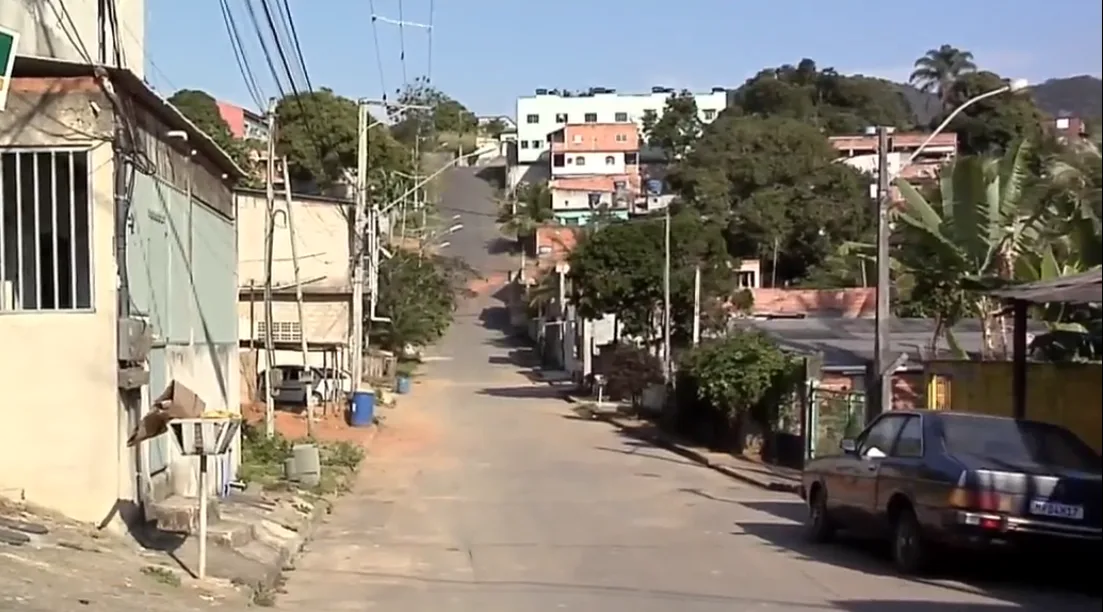 Homem baleado invade casa de moradora na Serra