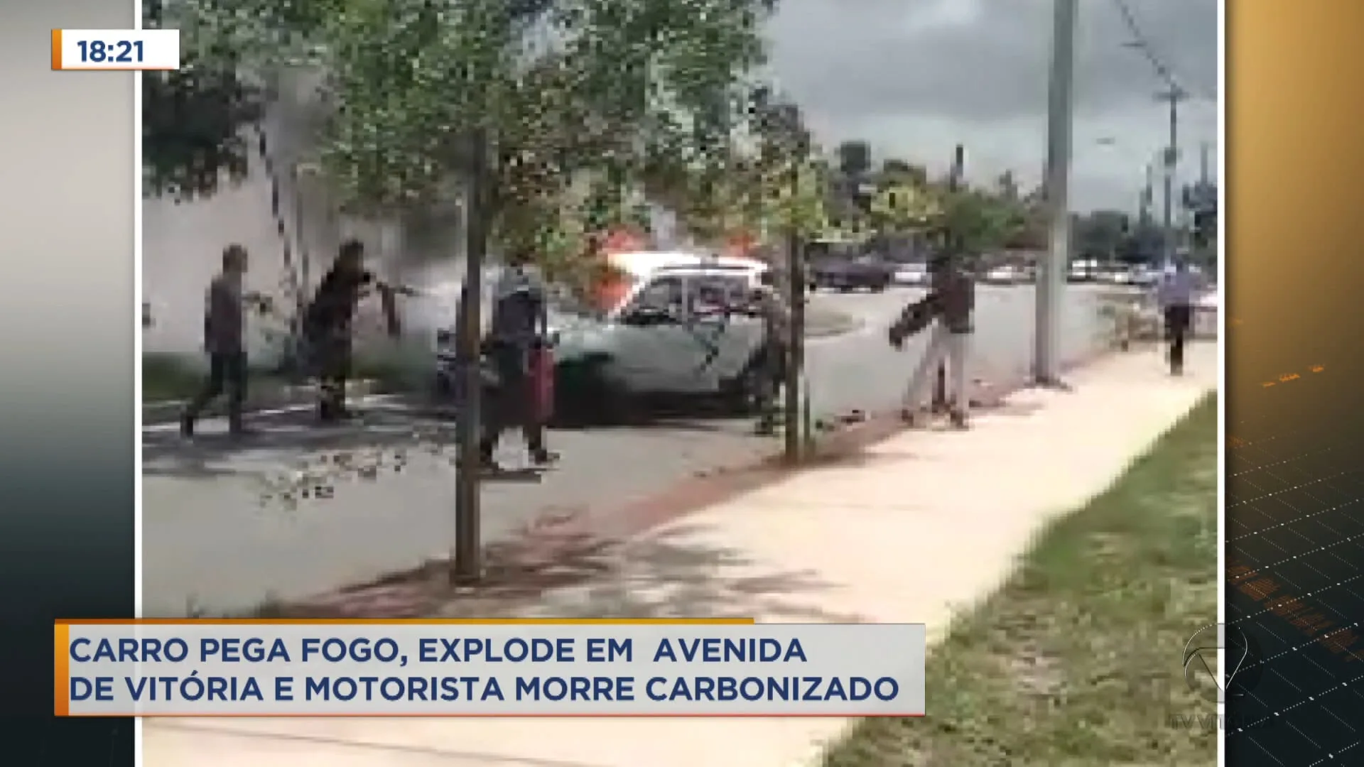 Carro pega fogo, explode em avenida de Vitória e motorista morre carbonizado