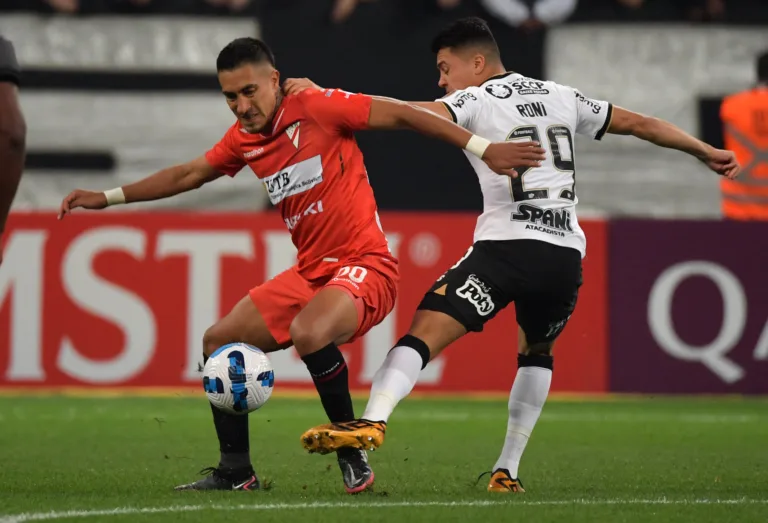 Corinthians só empata com reservas do Always Ready, mas avança em segundo lugar