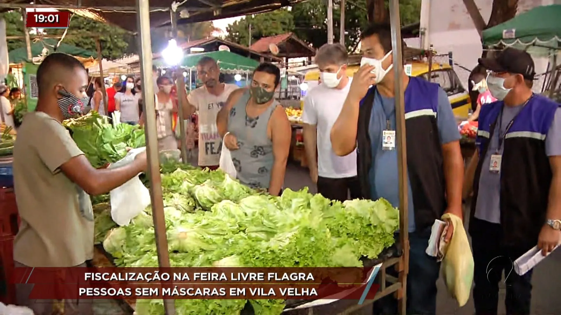 Fiscalização da prefeitura em feira livre flagra pessoas sem máscaras em Vila Velha