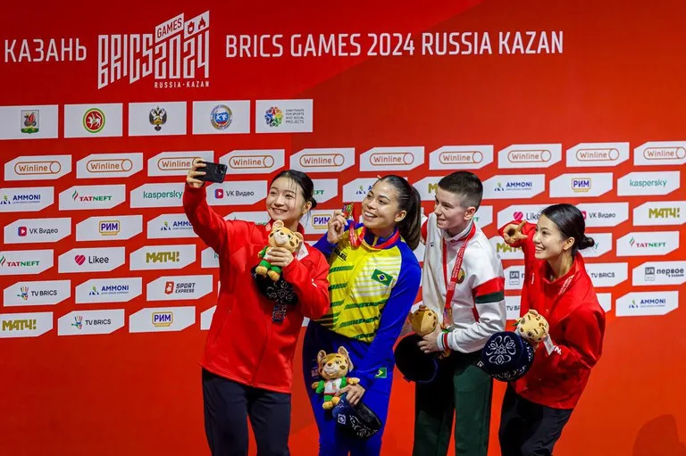 Carateca de Serra ganha primeiro ouro do Brasil nos Jogos do Brics, na Rússia