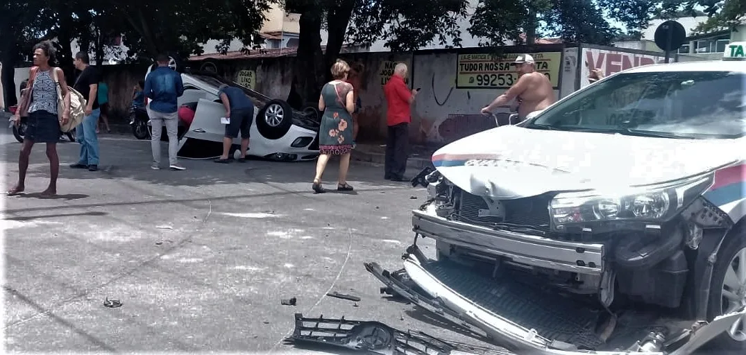 Capotamento deixa mulheres feridas em Guarapari