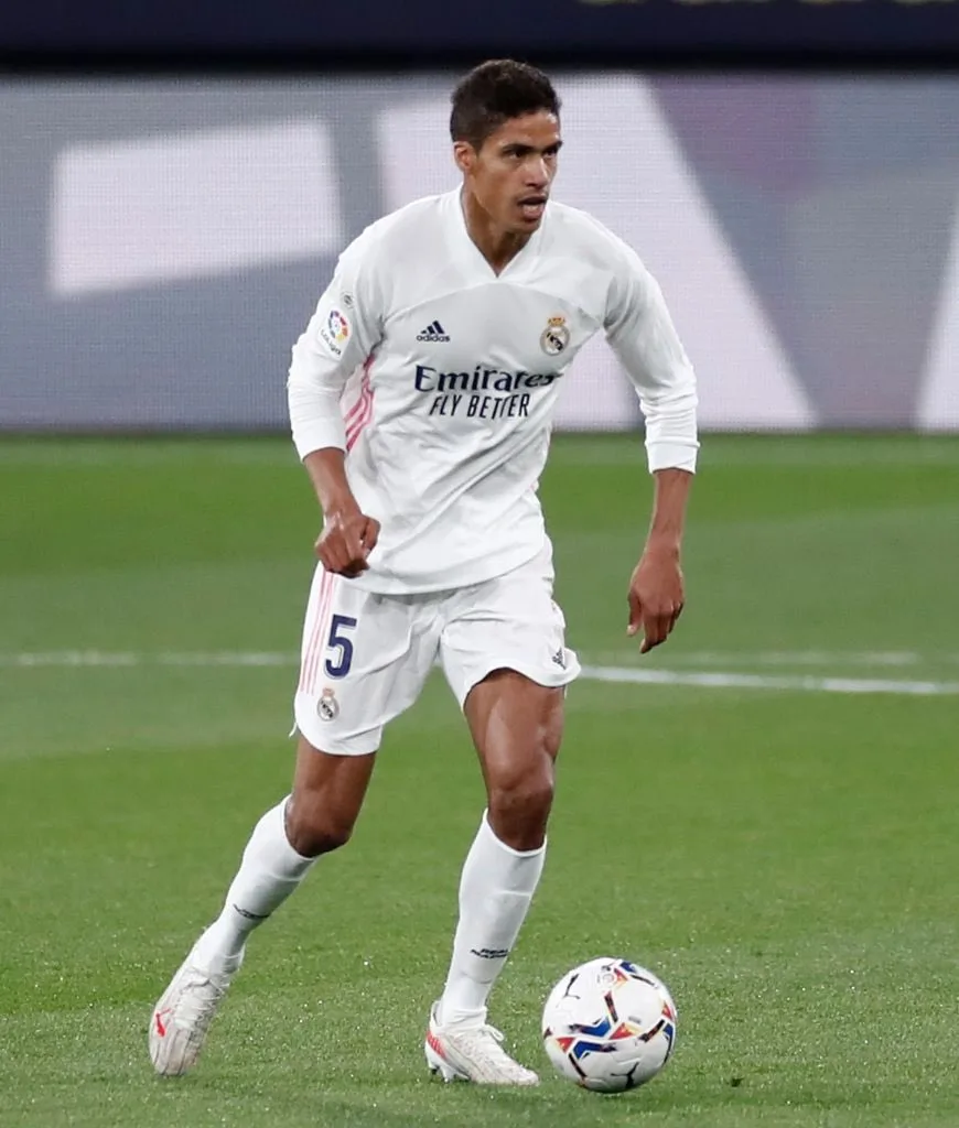 Zidane não vai contar com Varane diante do Chelsea, mas poderá ter Sergio Ramos