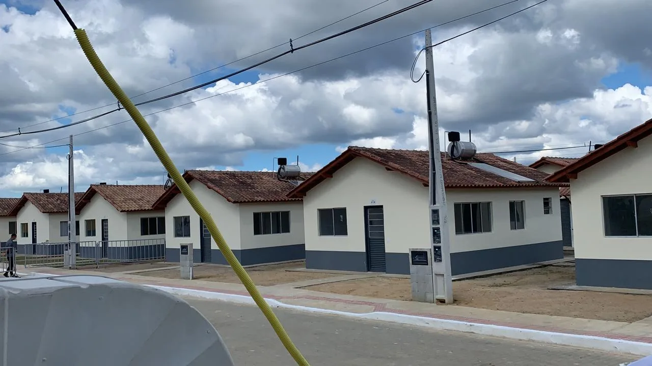 Sem recursos, obras do Casa Verde e Amarela podem parar já neste mês