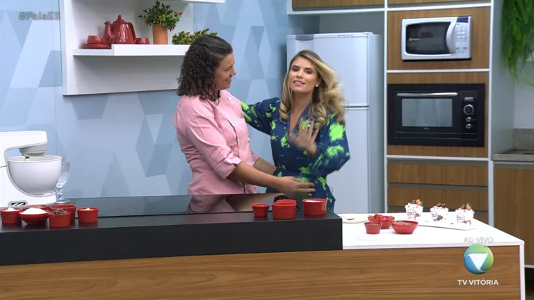 Espaço Gourmet: brownie com mousse de ninho e morangos
