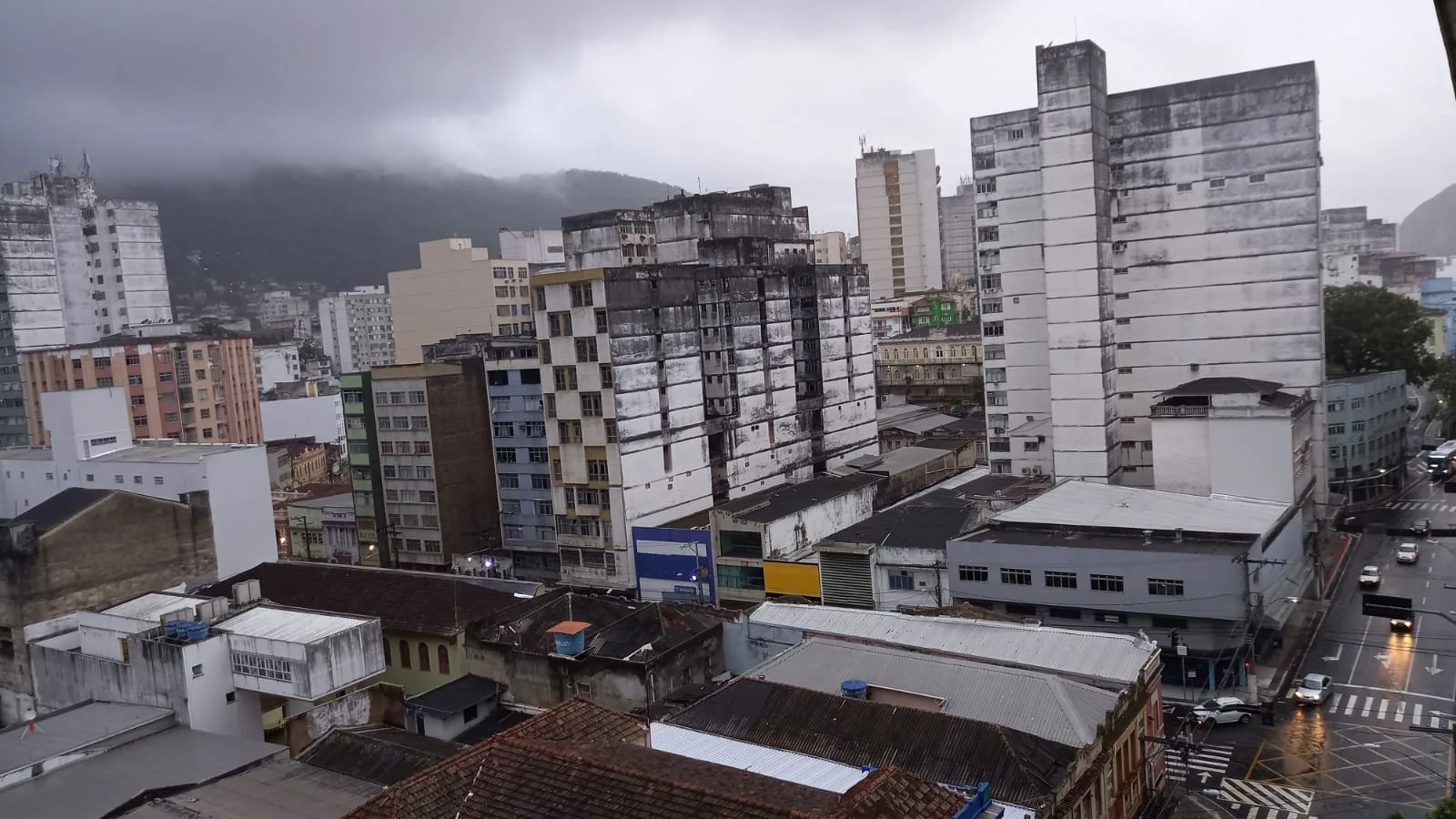 Instituto de Meteorologia lança aviso de chuvas fortes para todas as 78 cidades do ES