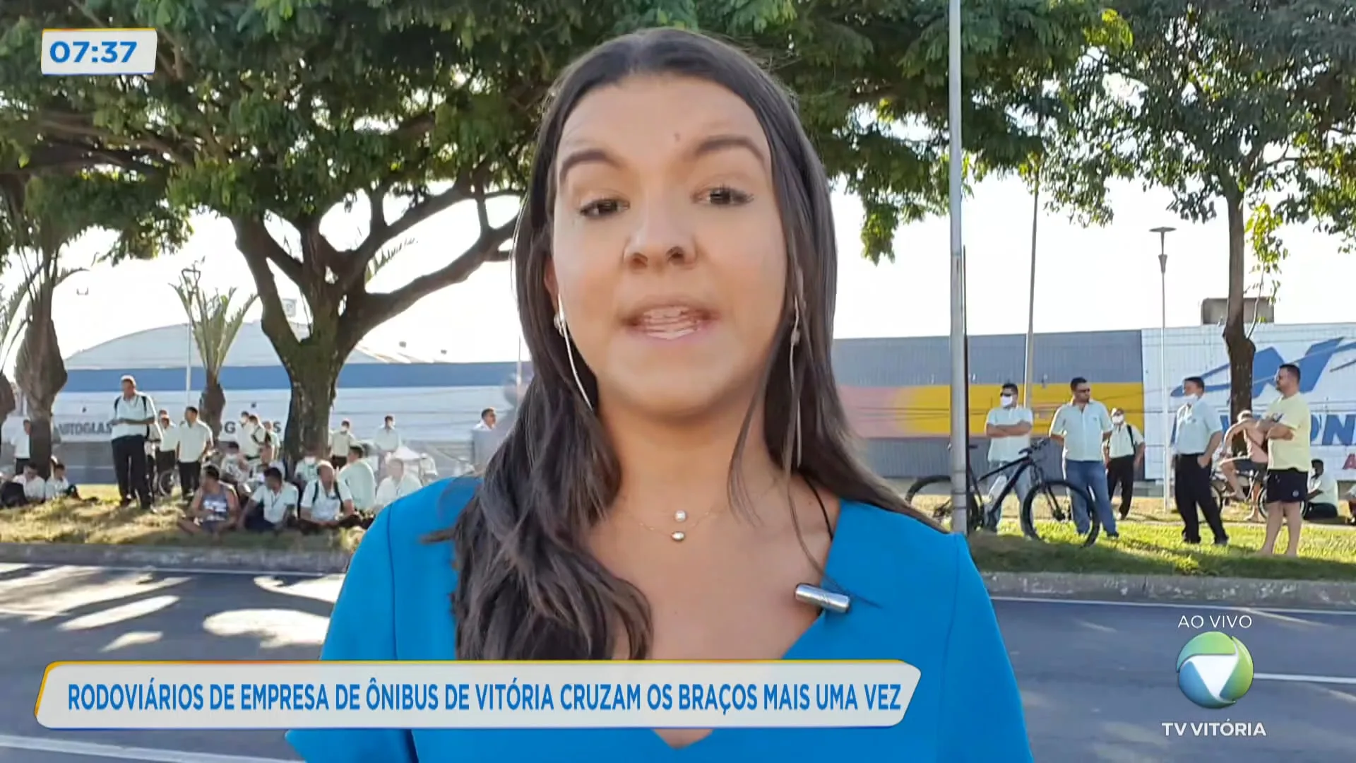 Rodoviários voltam a fechar garagem em protesto na Serra