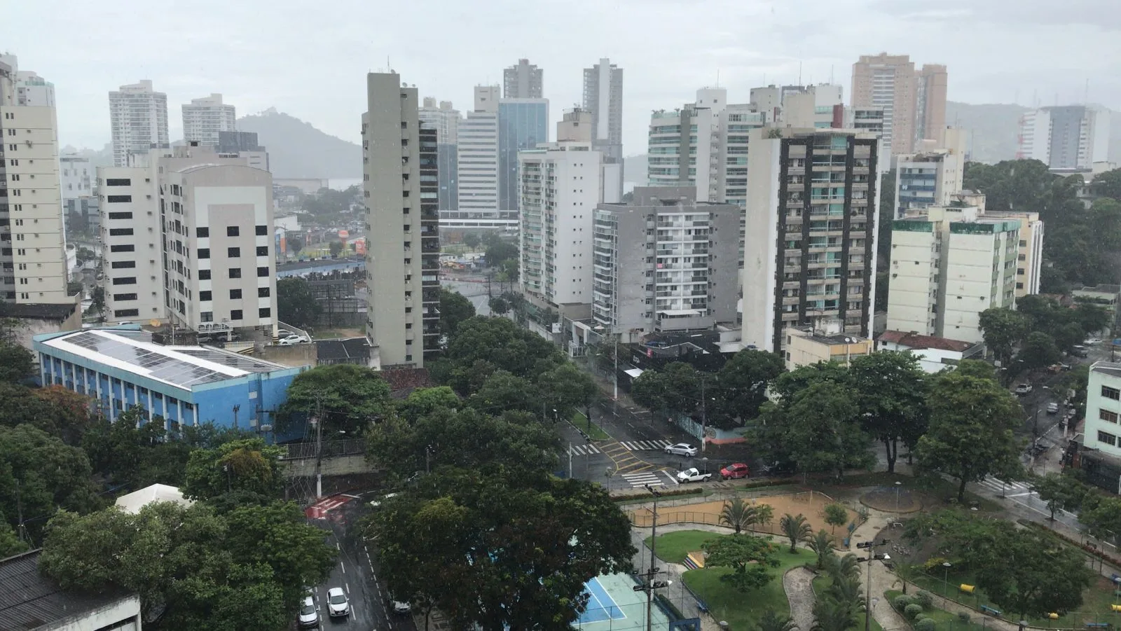 Sol ou chuva? Confira a previsão do tempo para este domingo no ES