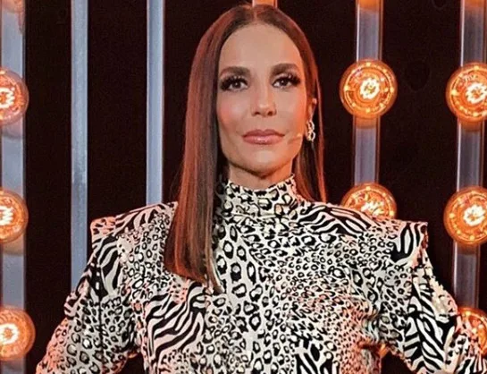 Ivete Sangalo posta foto super fofa ao lado das filhas gêmesa