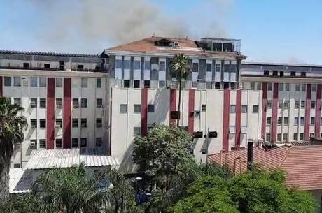 Saúde diz que projetos de reforma de hospital incendiado estavam 'em andamento'