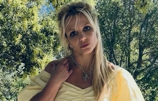 Britney Spears está abusando de bebidas e drogas e deve voltar à tutela