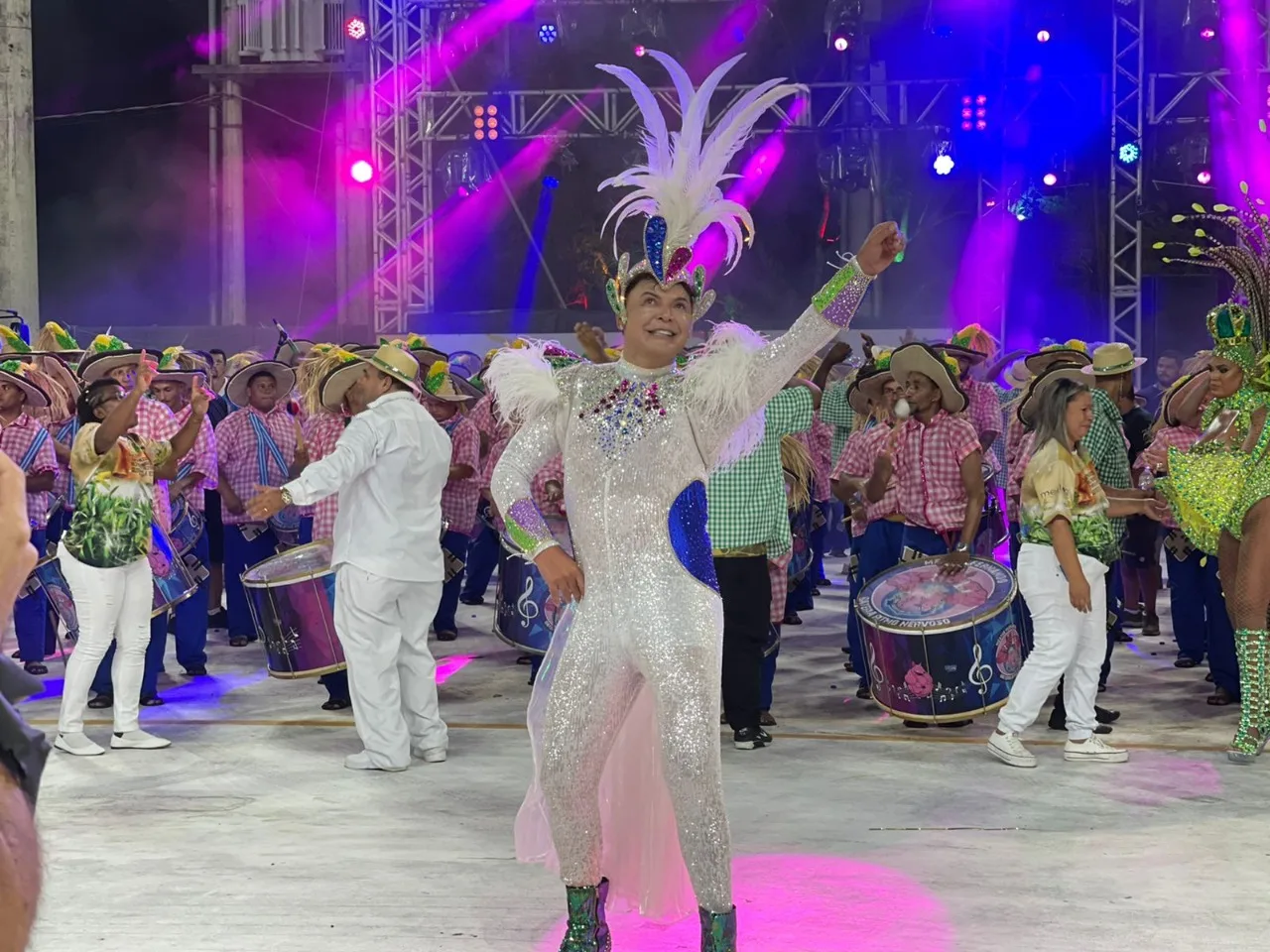 David Brazil comemora Chegou na elite do Carnaval de Vitória: “Felicidade"