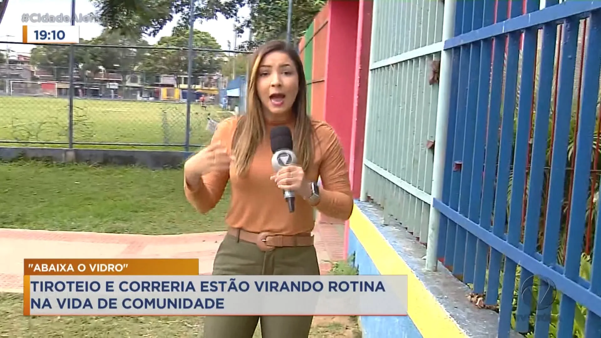 Homem entra na escola para fugir dos tiros