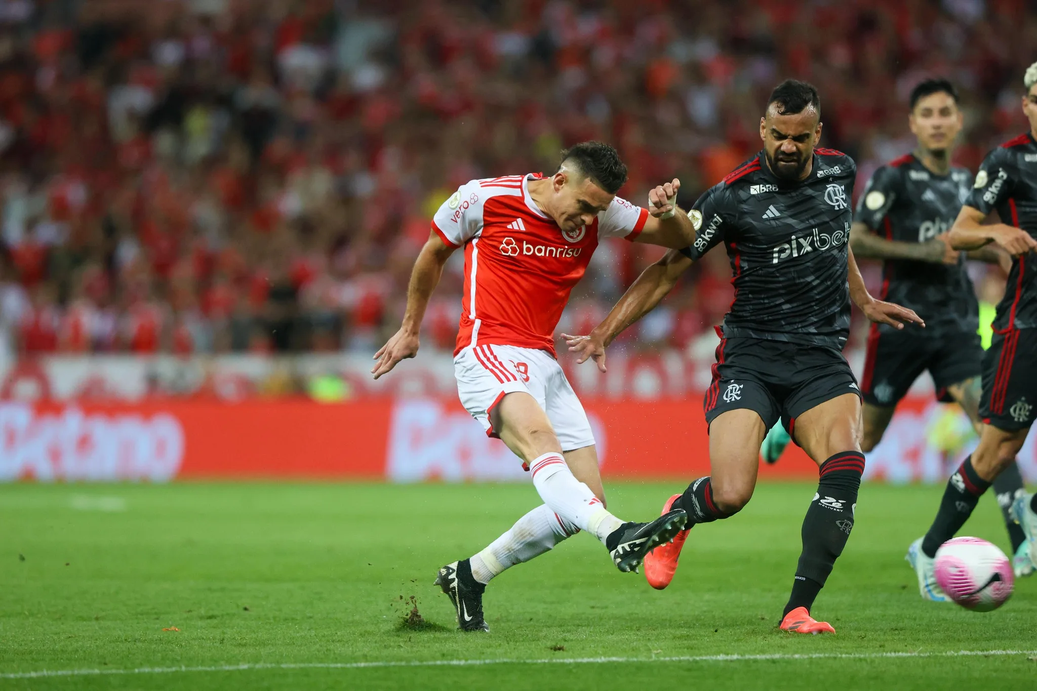 Internacional e Flamengo empatam  no Beira-Rio pelo Brasileirão