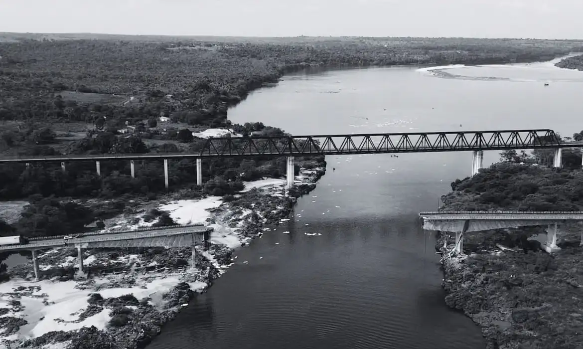 Três crianças estão entre os 16 desaparecidos após queda de ponte no Tocantins