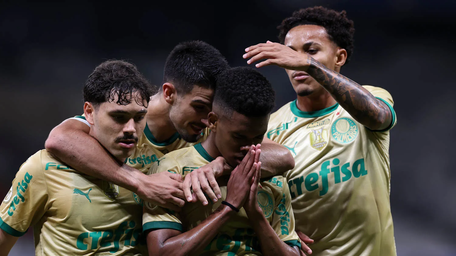 Estêvão mantém vivo o sonho do Palmeiras no Brasileirão