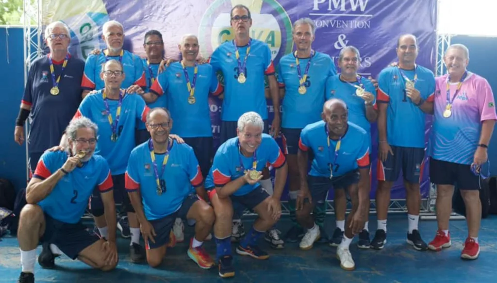 Superliga da Melhor Idade. Vôlei adaptado. Vitória foi bronze