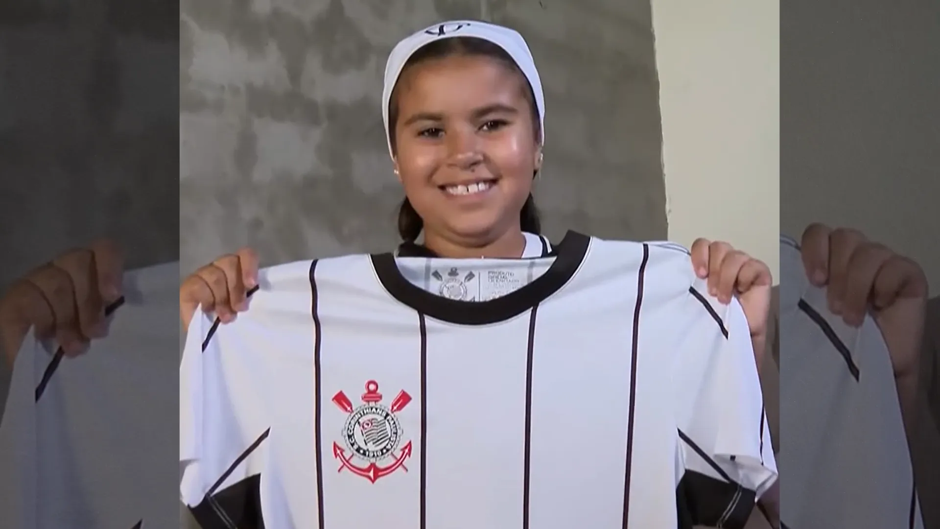 Com o coração do lado direito, torcedora ganha camisa especial do Corinthians